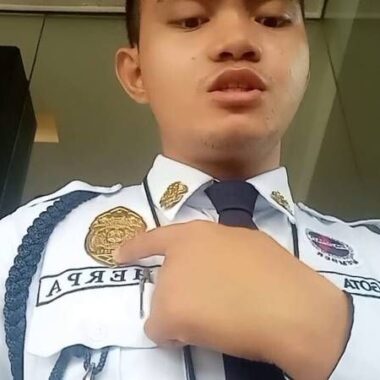 What is type of uniform in Security Guard Uniform?