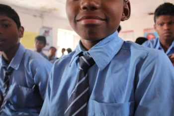What is the best readymade school uniform for class 1 to 5 students?